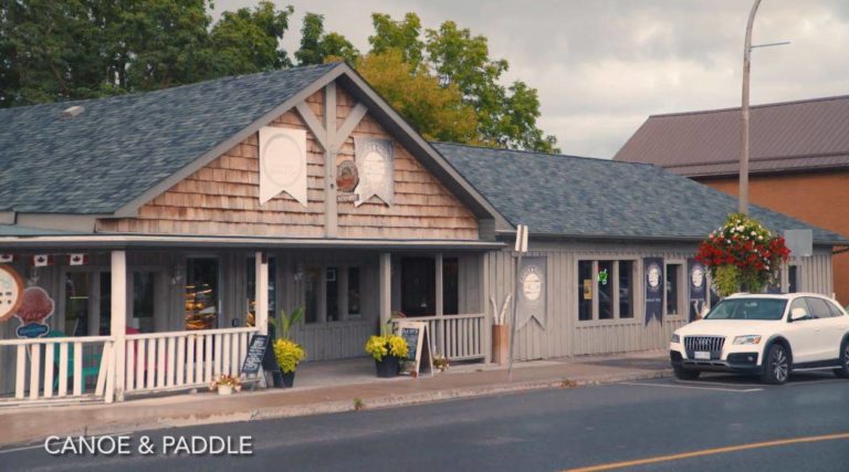 Canoe & Paddle Restaurant, Lakefield