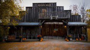 Exterior of Escape Maze, a set that looks like a Western movie